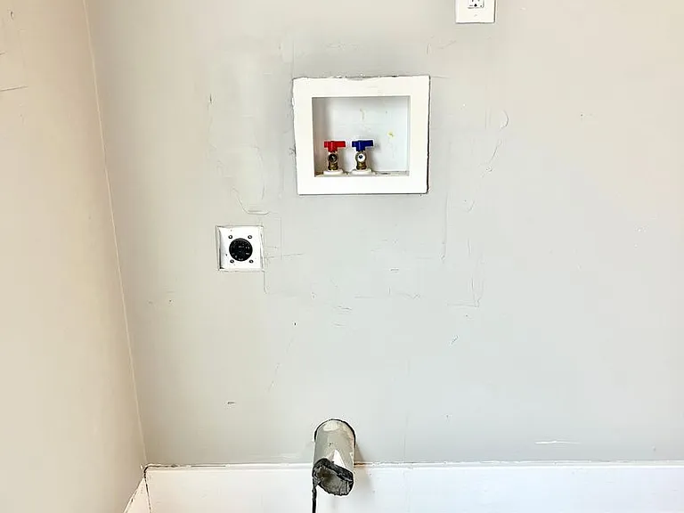 637 W Ormsby — Photo 12