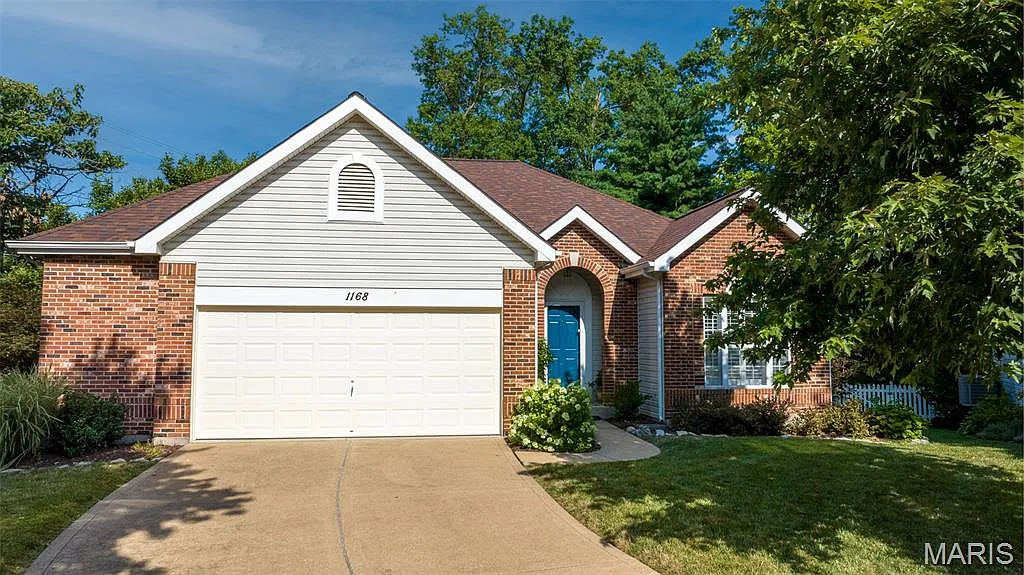 1168 Oak Knoll Manor Ct photo 1