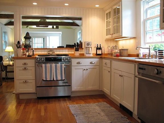 Main Cottage Kitchen