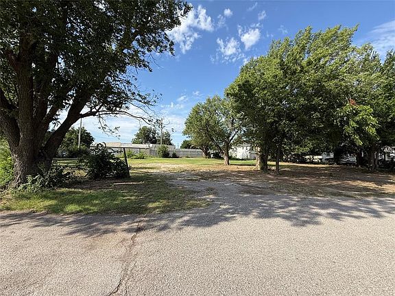 2nd image of 607 W London St Lot 1-6