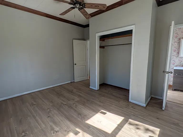 531 W Wallace St — Photo 15