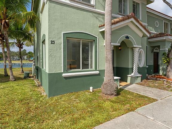 3rd image of 2712 SE 15th Pl #148