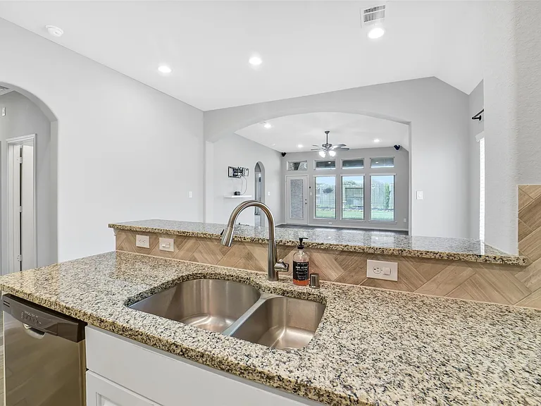 24247 Via Vitani Dr — Photo 14