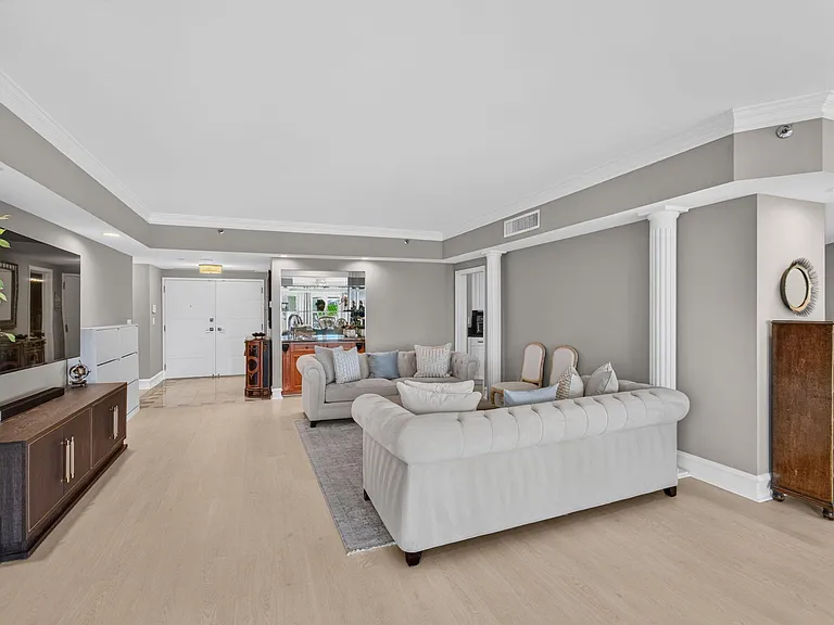 300 SE 5th Ave #6160 — Photo 5