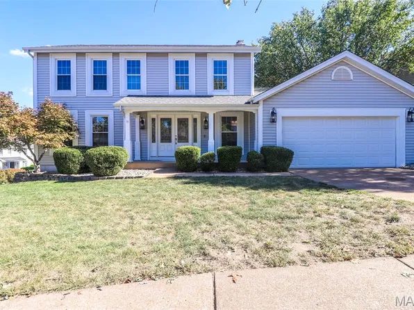 2502 Forest Leaf Pkwy, Ballwin, MO 63011
