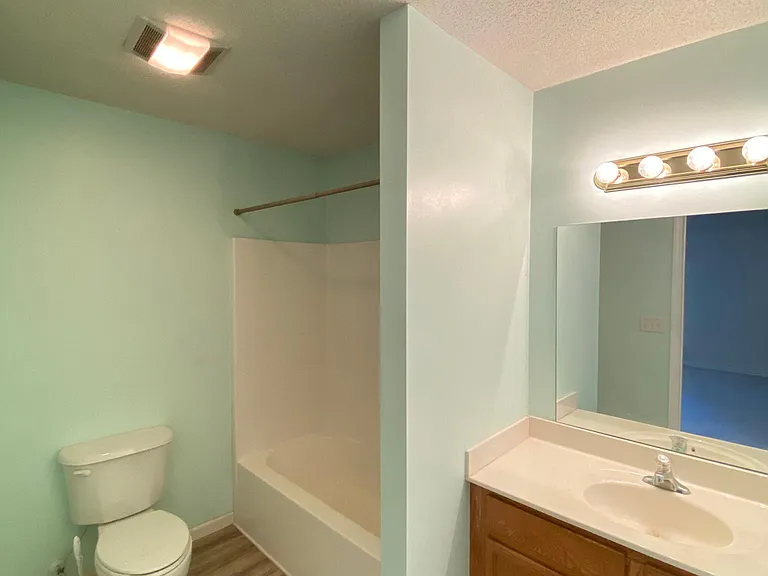 17 Champlain Dr — Photo 7