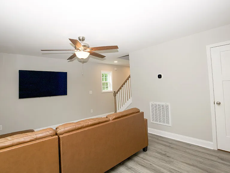 704 Pinecrest St — Photo 6