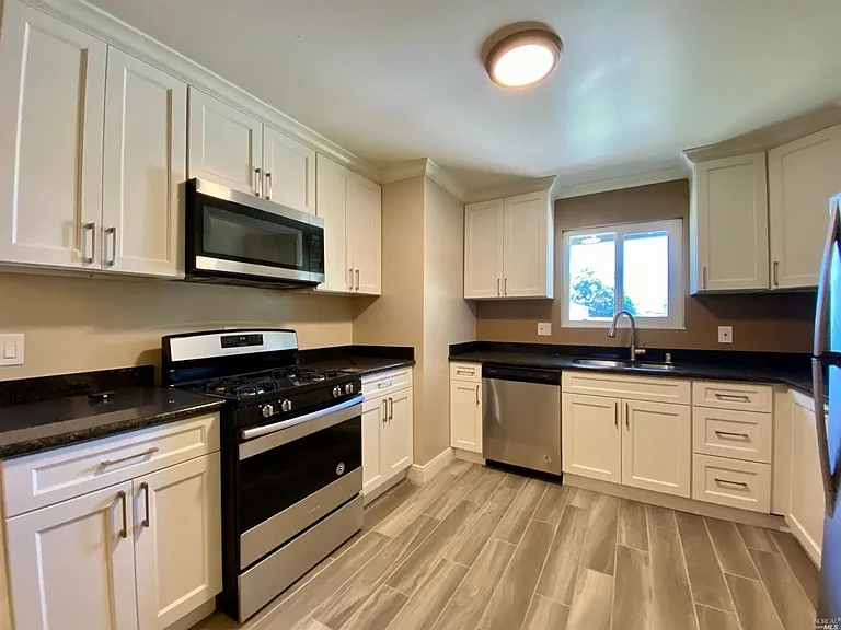 254 De Soto Dr — Photo 3