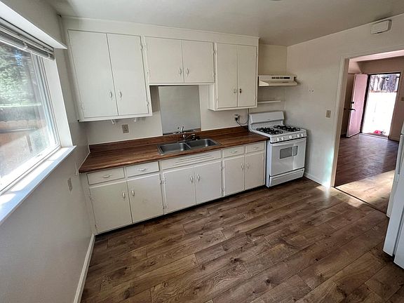 2nd image of 3620 Birch Ave #C
