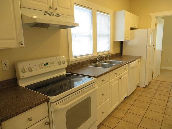 3rd image of 1112 S Sheridan Ave Unit 2