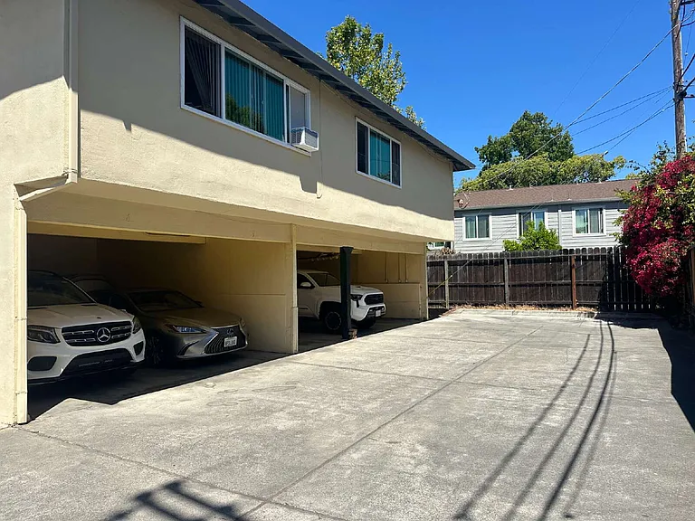 638 Kirkland Dr #4 — Photo 3