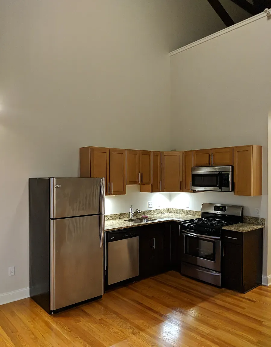 2 bed, 1280 sqft, $1,900 — Photo 4