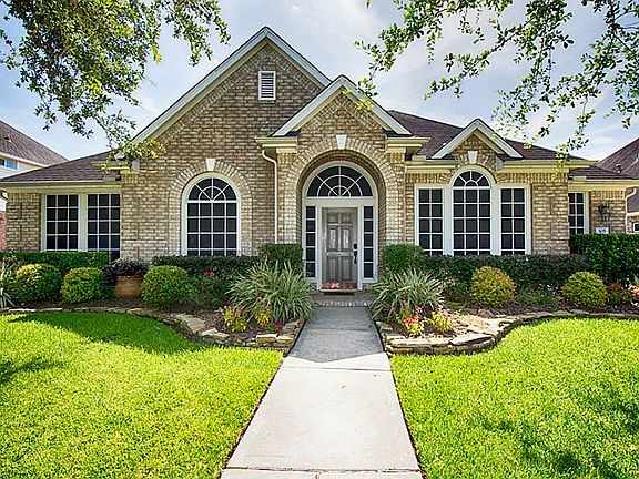 4th image of 305 Watercrest Harbor Ln