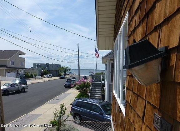 2nd image of 212 11th Ave