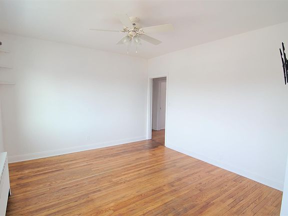 2nd image of 867 Milligan Ln APT A