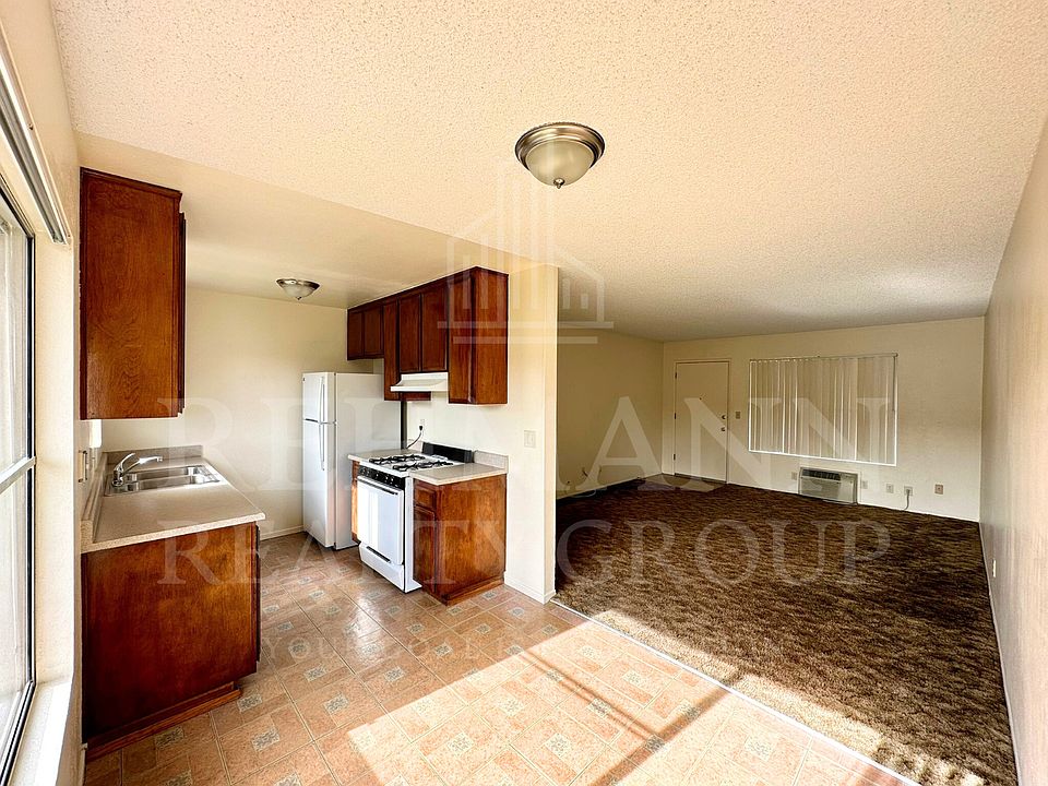 1st image of 1028 S Magnolia Ave APT D