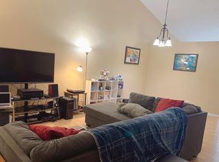 1284 Huntington Dr, Mundelein, IL 60060