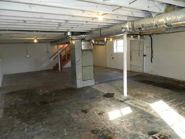 2031 Lintwood Dr — Photo 11