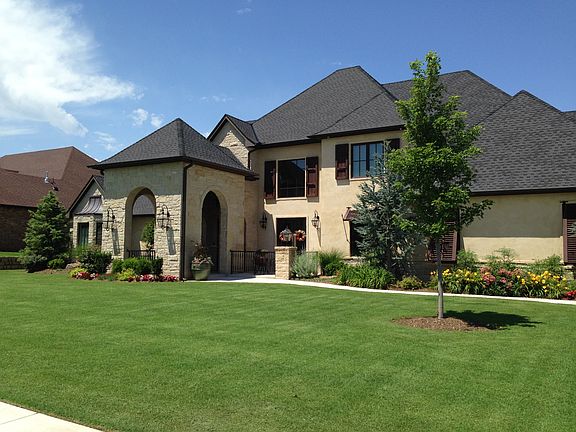 2nd image of 2715 Lamond Hill Ave