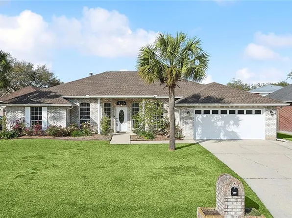 134 Country Manor Rd, Belle Chasse, LA 70037