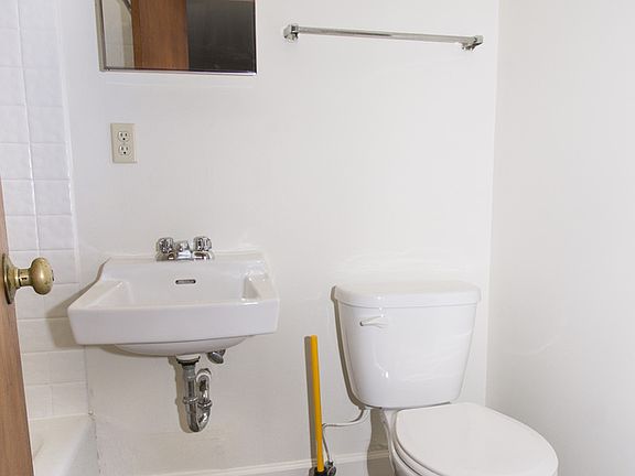 5th image of 72 Hamilton Park APT C14