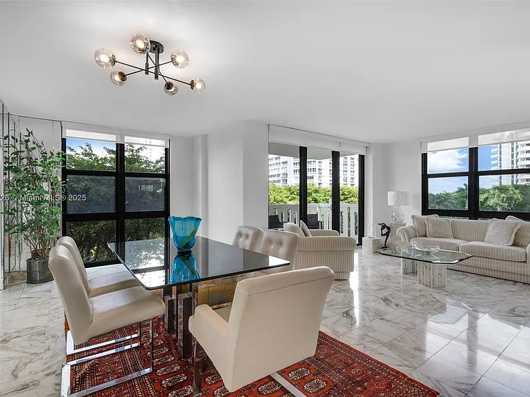 1121 Crandon Blvd #E302 — Photo 4