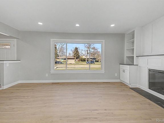 5th image of 22640 Cedar Ct