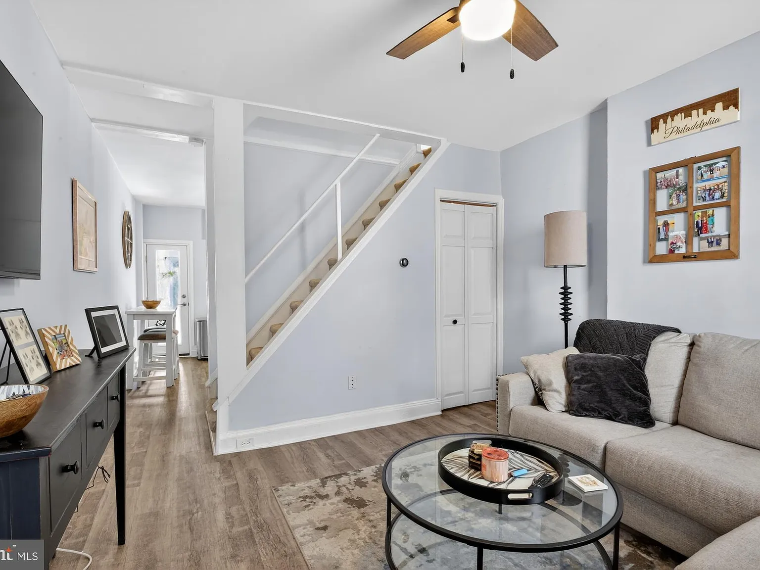 2 bed, 1.0 bath, 780 sqft, $2,195 — Photo 2