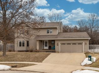 918 Glacier Ln NE, Rochester, MN 55906