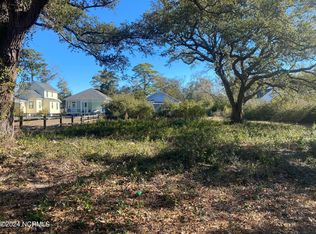 1110 N Caswell Ave, Southport, NC 28461