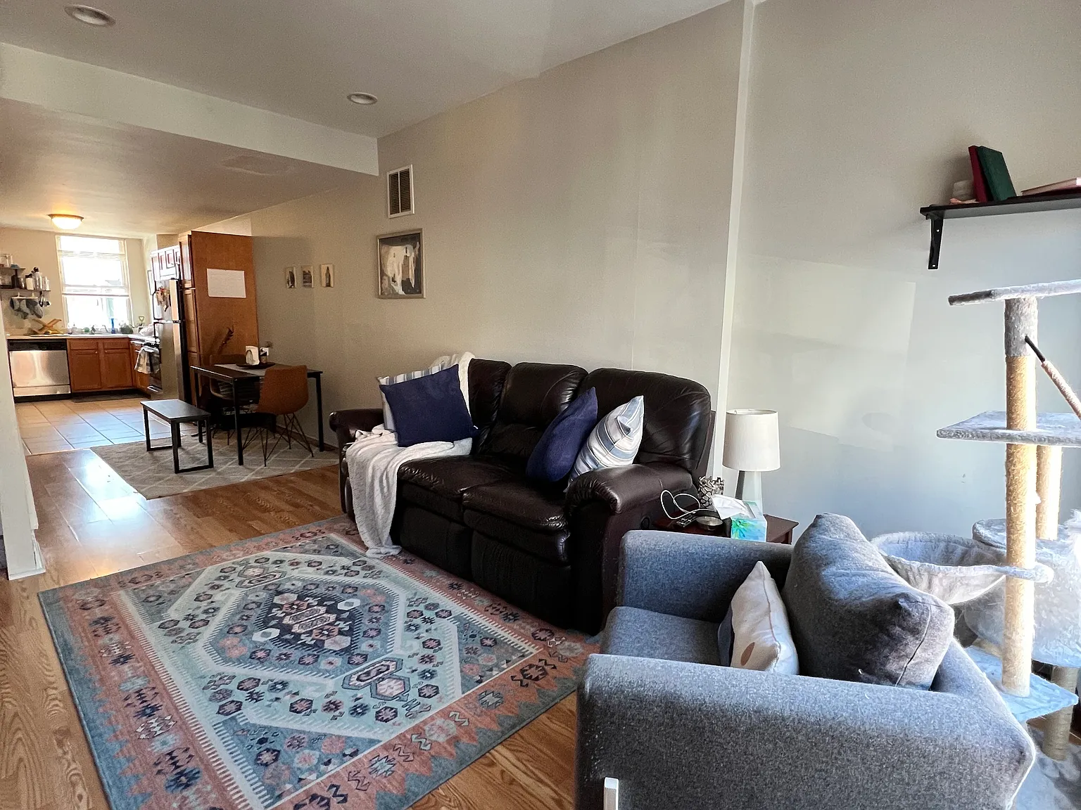 2 bed, 1300 sqft, $1,750 — Photo 2