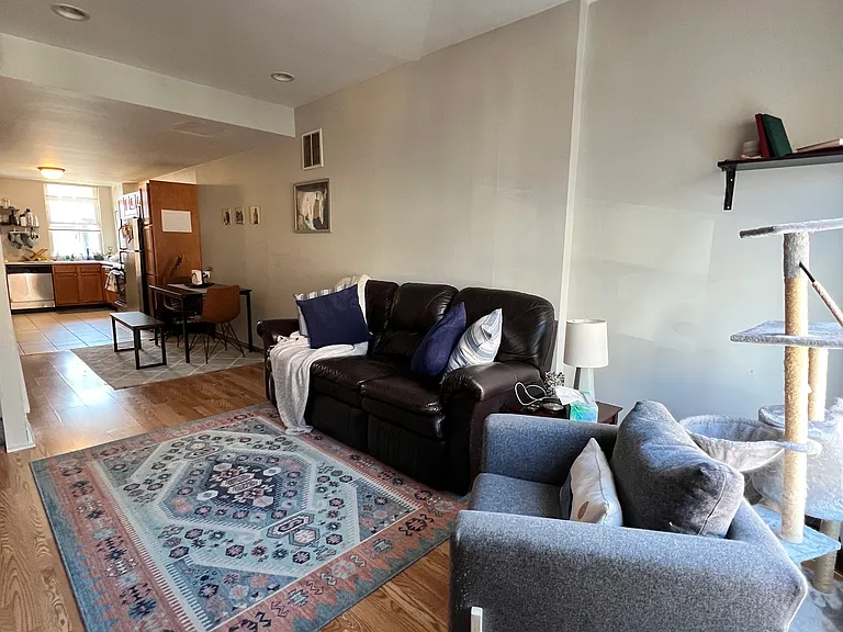 136 N Curley St #1 — Photo 2