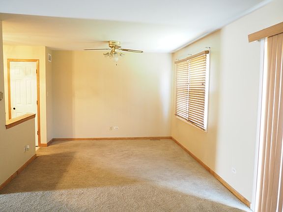 3rd image of 16414 Oxford Dr