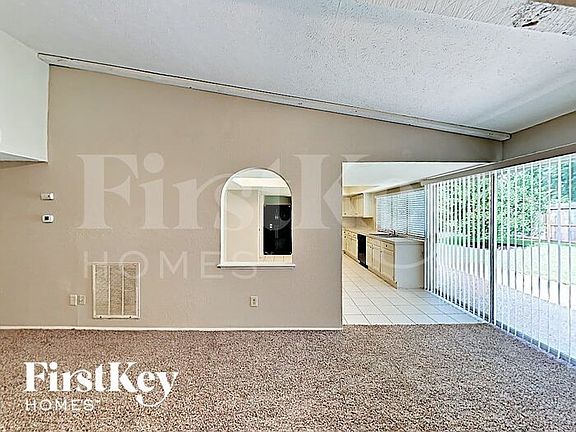 3rd image of 2211 Fairgreen Dr
