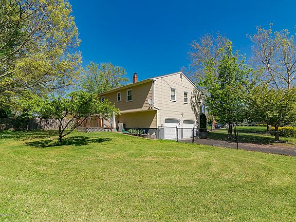 5th image of 46 Marjorie Dr
