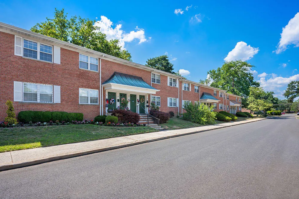 Glenwood — Photo 1