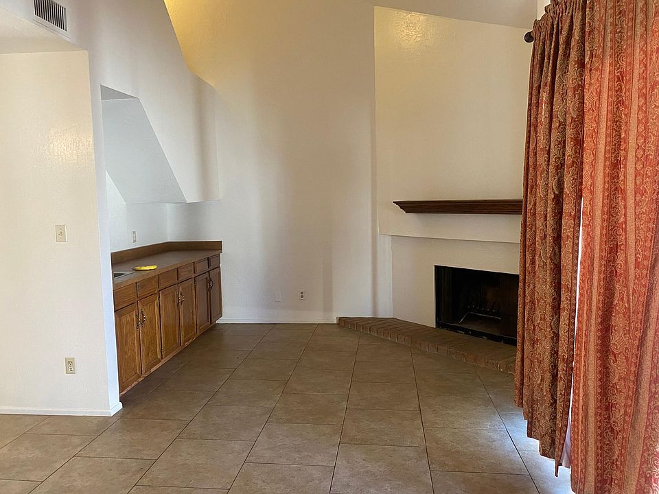 1st image of 1802 S River Dr