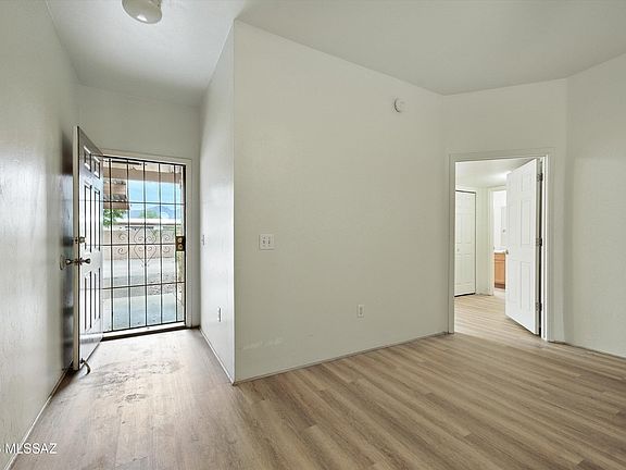 2nd image of 2449 N Fair Oaks Ave