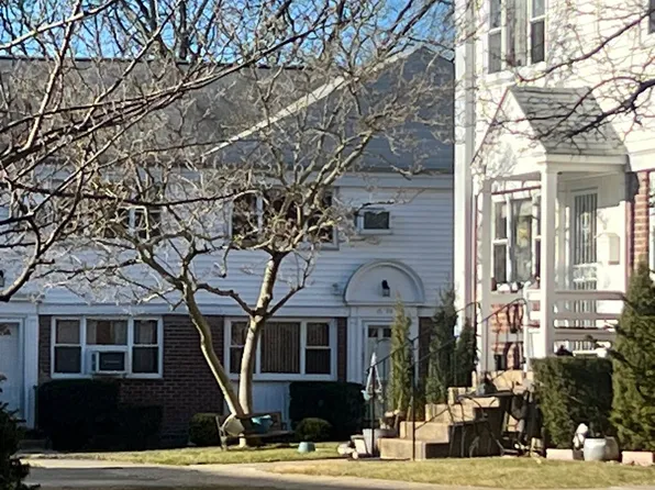15-70 212th St Unit 256, Bayside, NY 11360