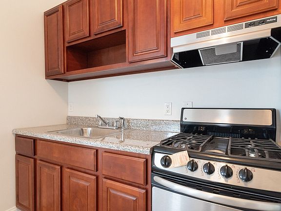 5th image of 2118 E Dauphin St Floor 3