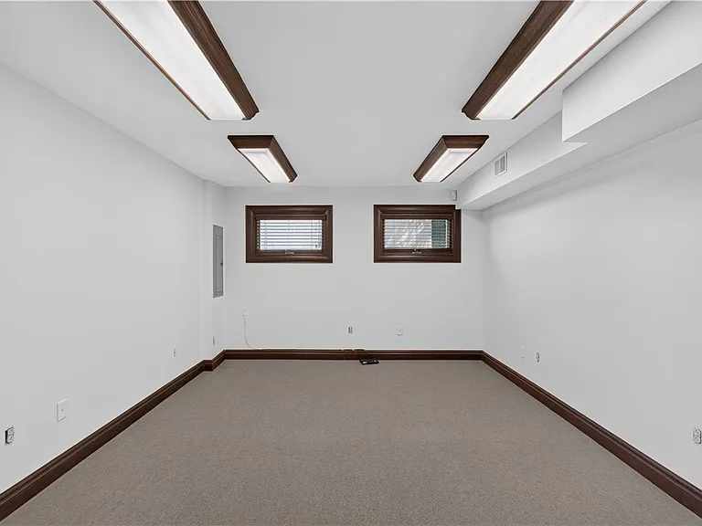 7240 McKnight Rd — Photo 21