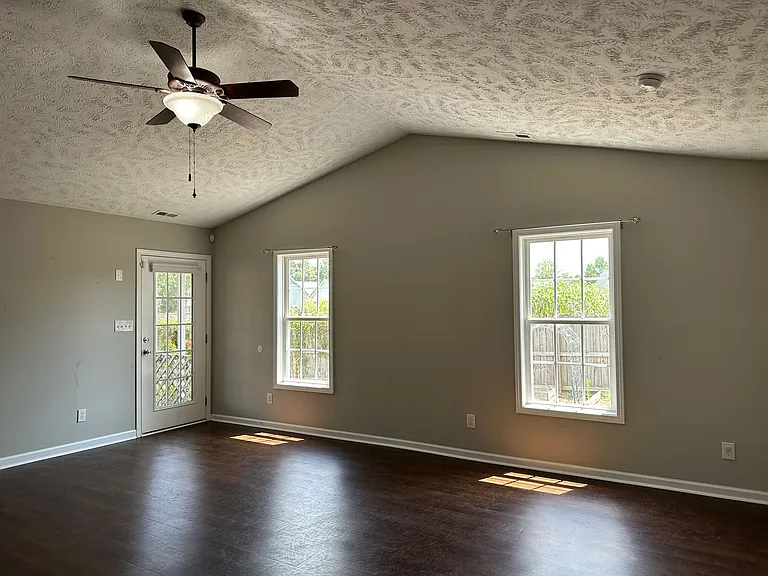 112 Harvest Ln — Photo 14