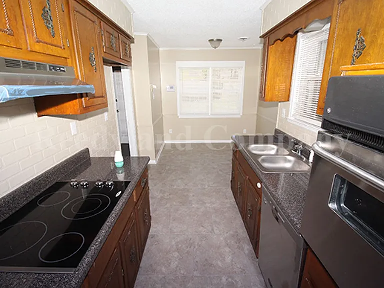 5901 Tishomingo Dr — Photo 5