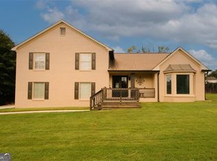 1725 Summit Edge Cir, Loganville, GA 30052