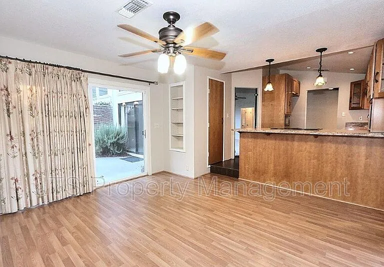 1060 Sand Bar Cir — Photo 36