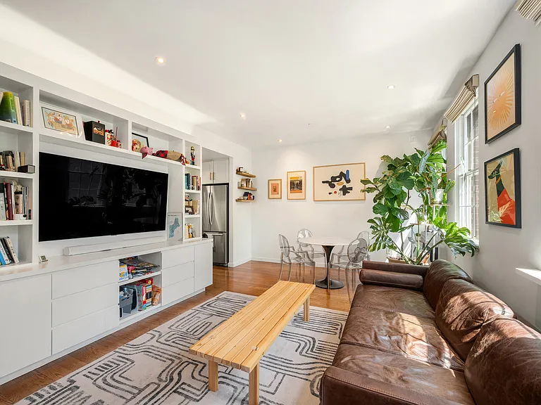 407 E 12th St #3FE — Photo 6
