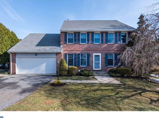 4 Meadow Wind Cir, Newark, DE 19711