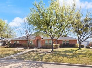 1004 Ridgetop Dr, Justin, TX 76247
