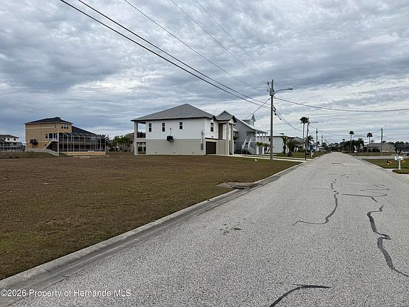 5th image of 3415 Sheephead Dr