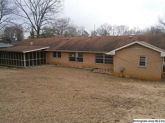 3rd image of 900 Boswell Dr